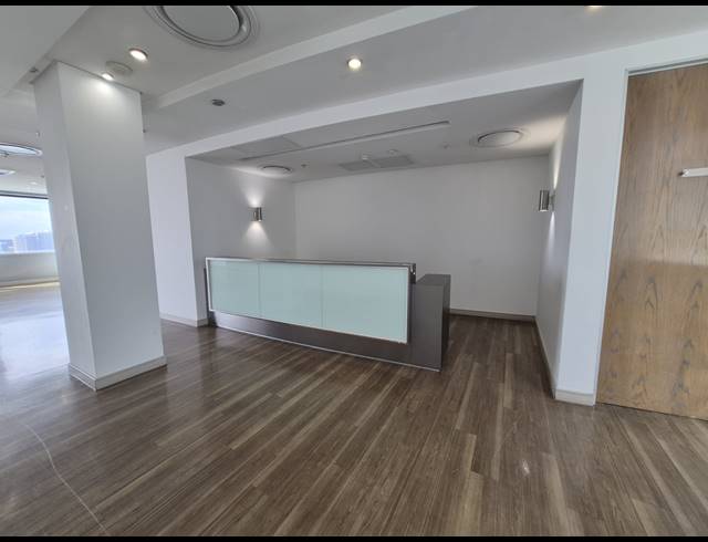 521M² OFFICE TO LET IN SANDHURST